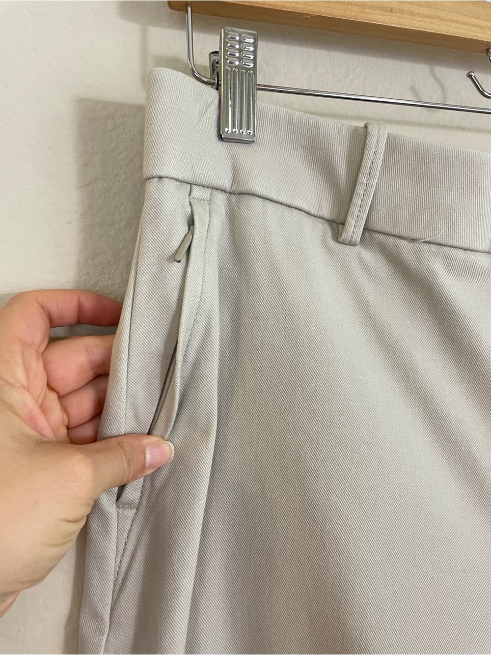 SPANXsupersmooth® Stretch Twill
Cropped Wide Leg Pant in Bone Size Large - Picture 5 of 9